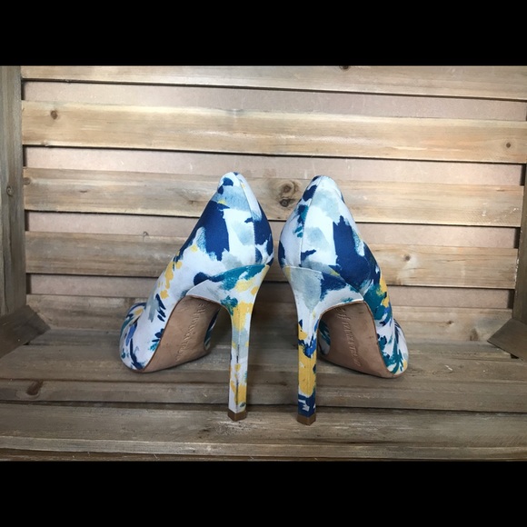 Ivanka Trump Heels Size 8.5M - Picture 4 of 8